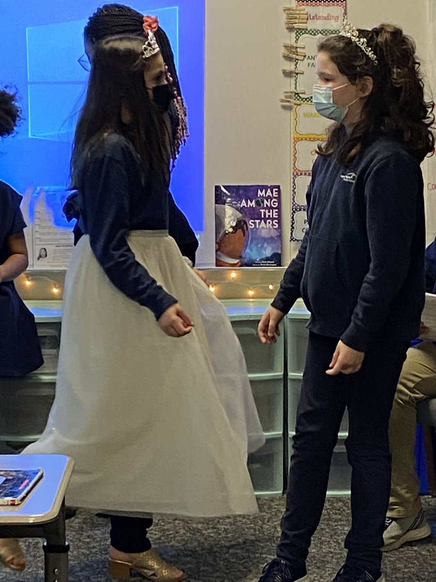 MsBTeaches3's tweet photo. A big thank you to the 4th grade scholars from @FabFauvelle’s class for visiting the Spartans today!You did an amazing job with the performance of your play. https://t.co/Br5vOaJkih