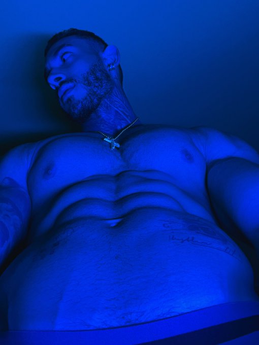 Good night!!💙  https://t.co/Wy9fRe6Ox2 https://t.co/RaQpOyttjI