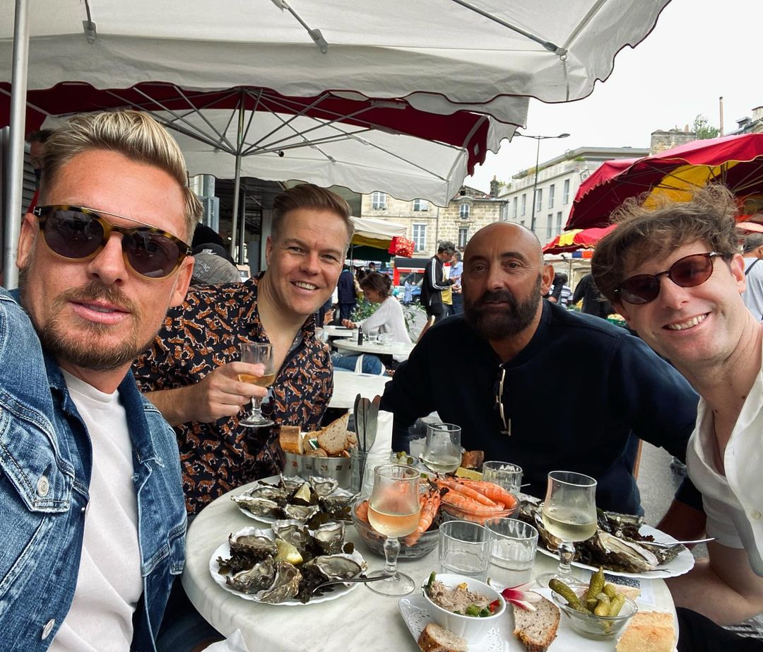 Tom0926j's tweet photo. Brothers' dinner by the sea https://t.co/s7whGYSgse