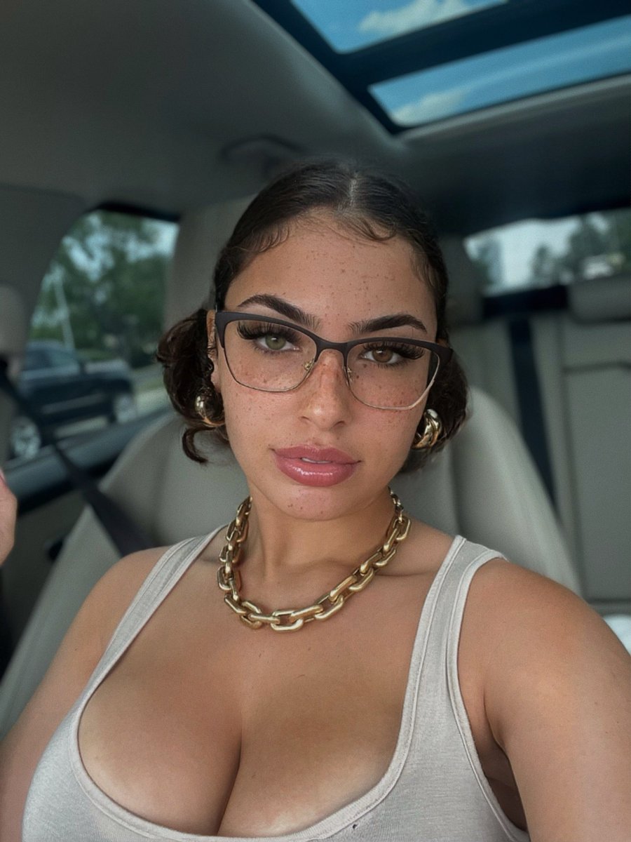 ashaley 🦋 tweet media