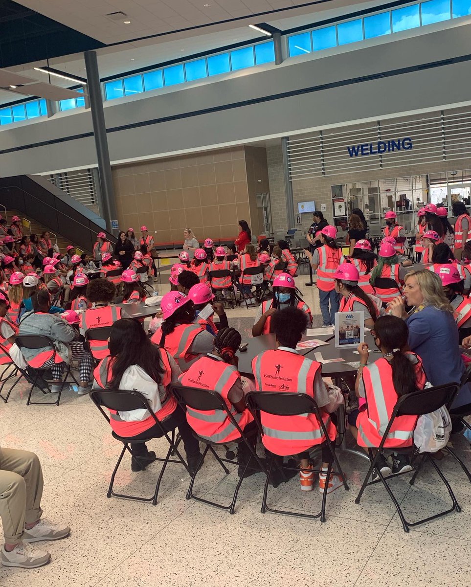 itsmeRoxyS's tweet photo. #shebuildshouston #aliefgirls #ollems https://t.co/KXqC6vGisC