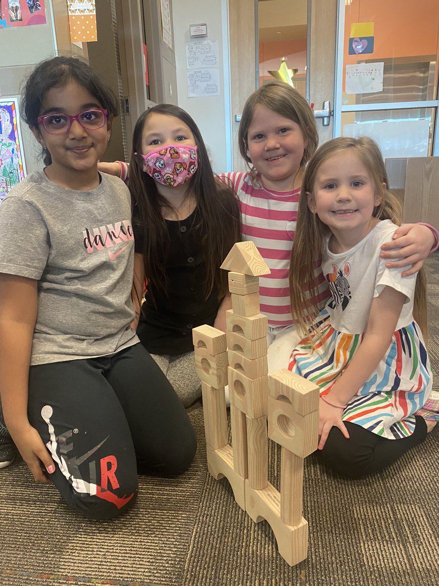 “Building” great things here in the Ridgeview library! #makerspace @KellerLibraries <a href="/RidgeviewKISD/">Ridgeview Elementary</a> <a href="/KellerISD/">Keller Schools</a>