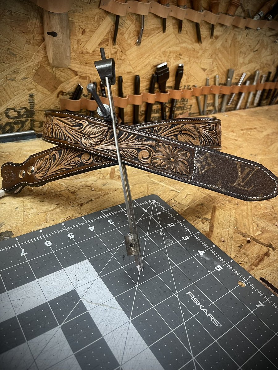 Anyone on twatter want this belt 
34” to the middle hole