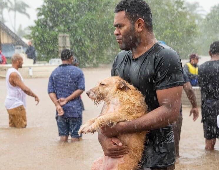We’ve all seen and heard about Fiji workers in Australia who helped rescue residents of a local retirement home…celebrating these images (via Fiji History/A Current Affair FB page) that don’t need captions … 💯✅🙏🏽🔥❤️🐾🐾🐾🐾🐾🐾

#LeaveNoOneBehind #petsarefamilytoo