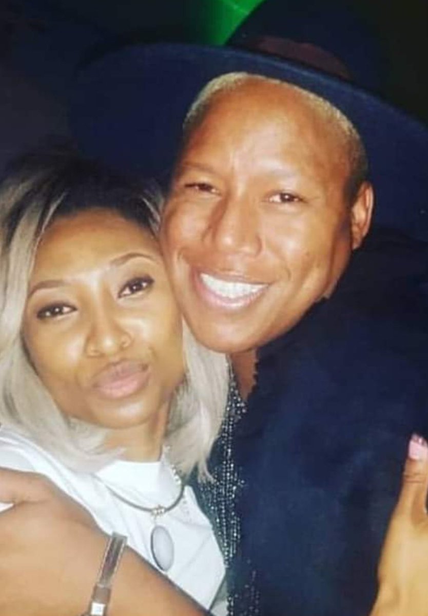 TeekayGoldfish's tweet photo. Happy birthday to you boo #Enhle_Mbali 🎂🎉💕🎁🎀🎈 #simplylive #empressenhle #simplylove https://t.co/OjGNqxcRb0