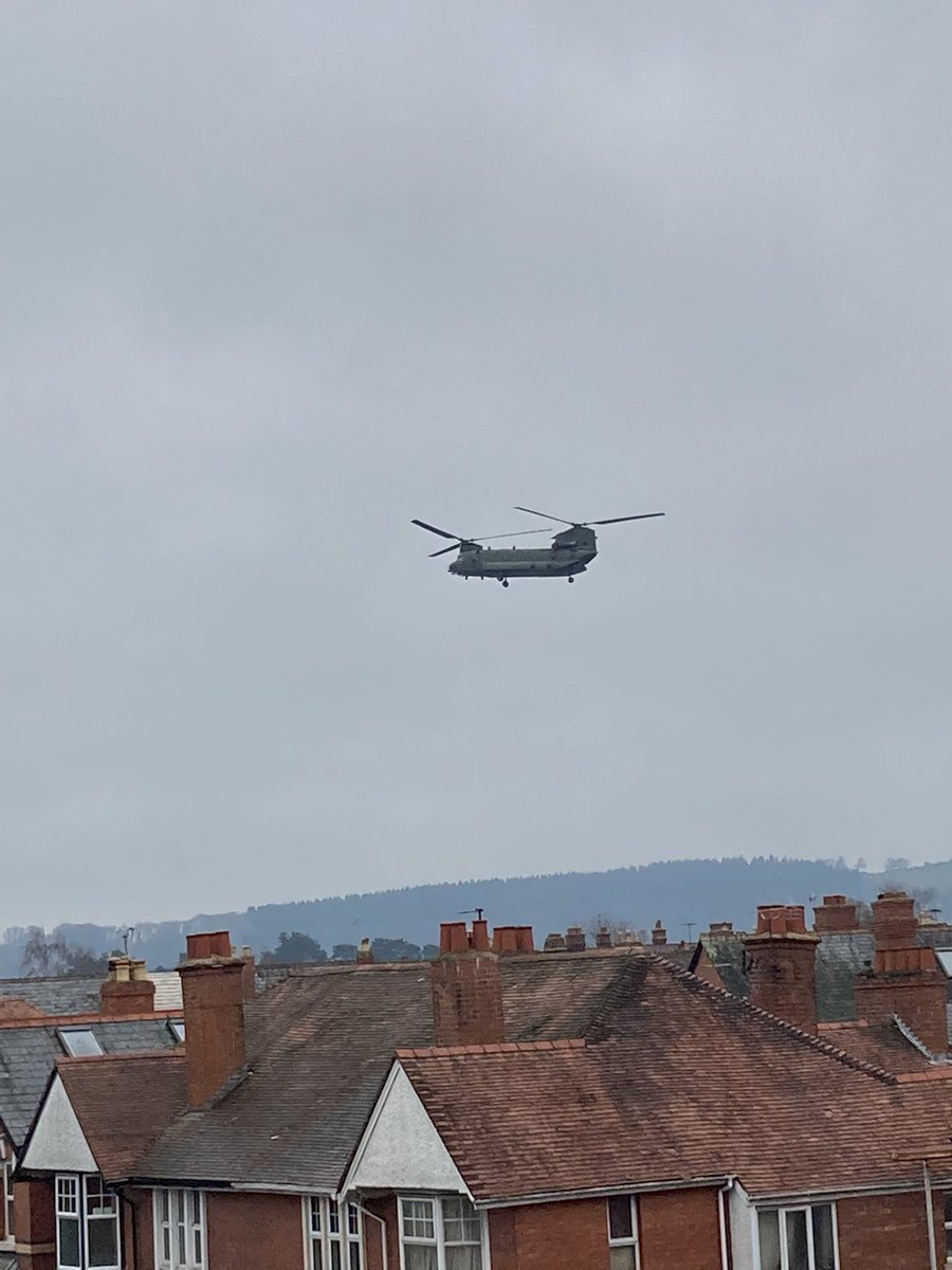 1/2 Couple of productive duty days for red watch @HWFireHereford. New <a href="/HolmatroUK/">Holmatro in the UK</a> airbags stowed and on the run, some hydrofusion heavy lift/stabilisation training, community risk work and a very cool visitor to the nearby TA centre.