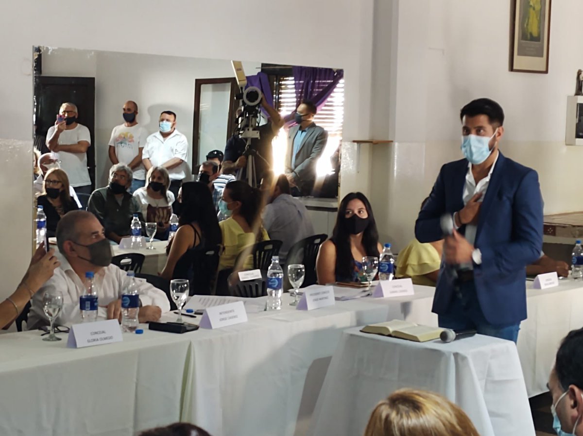 CaserioGabriel's tweet photo. El día de ayer tuve el honor de asumir como Presidente de nuestro Honorable Concejo Deliberante. 
Es un enorme orgullo para mi cumplir con esta función, que  realizaré con el mayor de los compromisos y esfuerzo!
Muchas gracias a mis compañeros del concejo por confiar en mí. https://t.co/xQZLvr8oNh