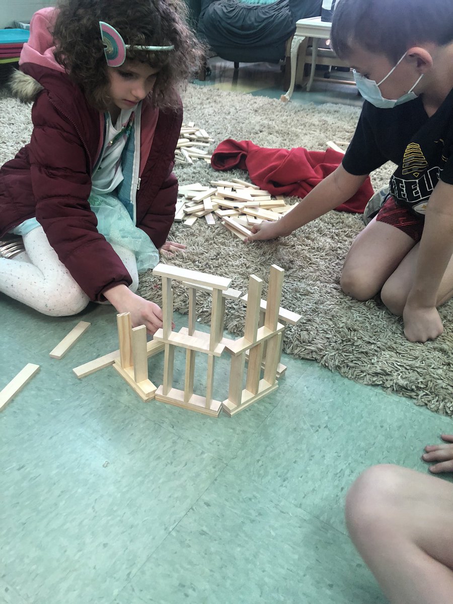 RHoff1411's tweet photo. Reviewing Roman architecture with a Coliseum build #springrunfun #onccps Thank goodness for #kevaplanks https://t.co/FHg3XEaVP7