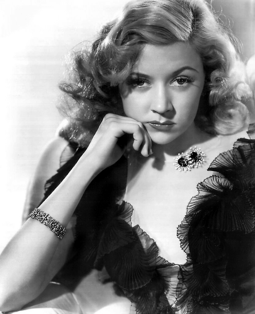 silverscreengod's tweet photo. Gloria Grahame Hallward, née le 28 novembre 1923 à Los Angeles et morte le 5 octobre 1981 à New York d'un cancer et d'une péritonite, est une actrice et chanteuse américaine.

https://t.co/jCXj67Q9qS https://t.co/emvycWUyKr