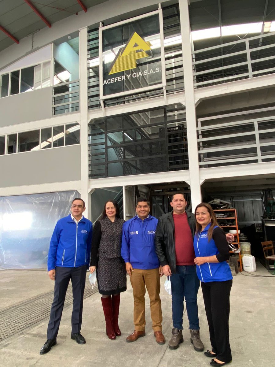 carlos_guevara's tweet photo. Gracias Acefer por invitarnos a conversación sobre los logros y propuestas de nuestro @PartidoMIRA.
🗳5️⃣Senado
🗳1️⃣0️⃣5️⃣ Cámara por Bogotá.
@aydeelizarazoc @EquipoPorCol https://t.co/Z8qqFYx7bx