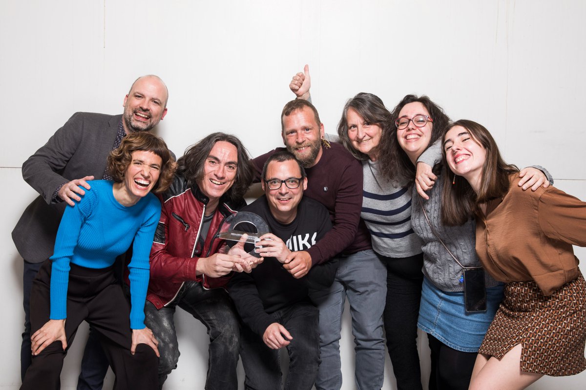 enderrock's tweet photo. 🌟@casesdelamusica rep el Premi Estrella (@EstrellaDammCat) https://t.co/oeedsAJLus