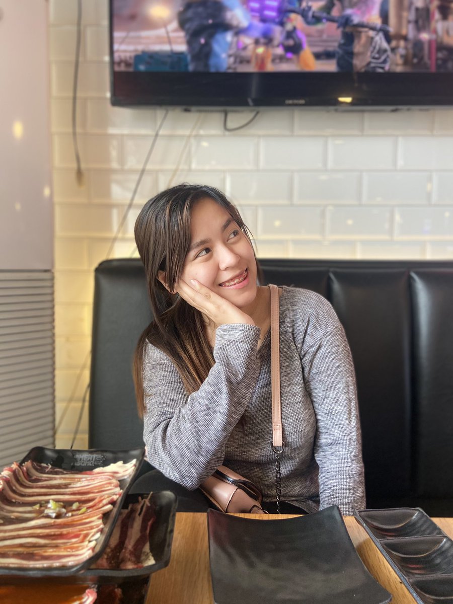 kctacurda's tweet photo. finally the weekend is here!! 🥳🥳 been hustlin’ all week! 
how’s yours? 💖
#socialmediamanagerlife https://t.co/d0ervwiYsr