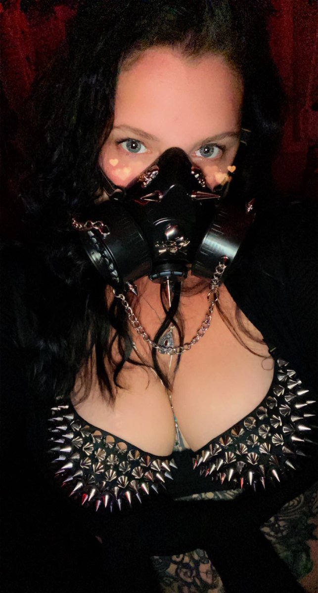 RedDevilDoll35's tweet photo. Hey you! Yea! You sugar! Wanna see over 3.2k of MY content? And over 420+ videos? 15% off for 30 days!  get it while it’s on sale! Cum find me on my OnlyFans! 

🎭 Subscribe Now- https://t.co/o5X52tHfb0 https://t.co/WphOy2YVqr