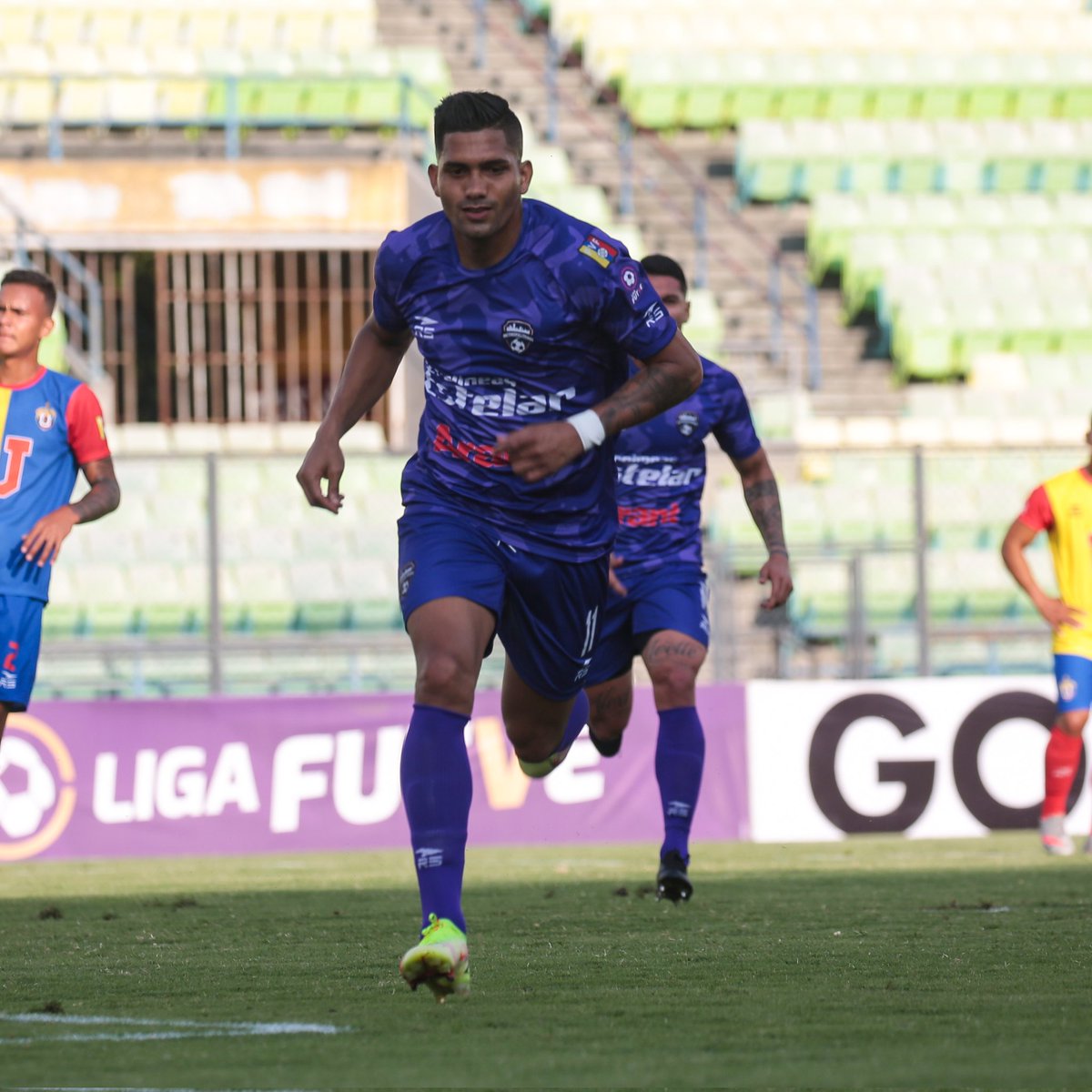 Metropolitanos_'s tweet photo. 😎 ¡No hay manera, @DarwinGomez91! 

⚽ ¡El extremo marcó el primer gol violeta en la #Temporada2022! 

#VamosMetro 🟣 | 📸 @GabrielaBruni_ https://t.co/wvvct3FXkB