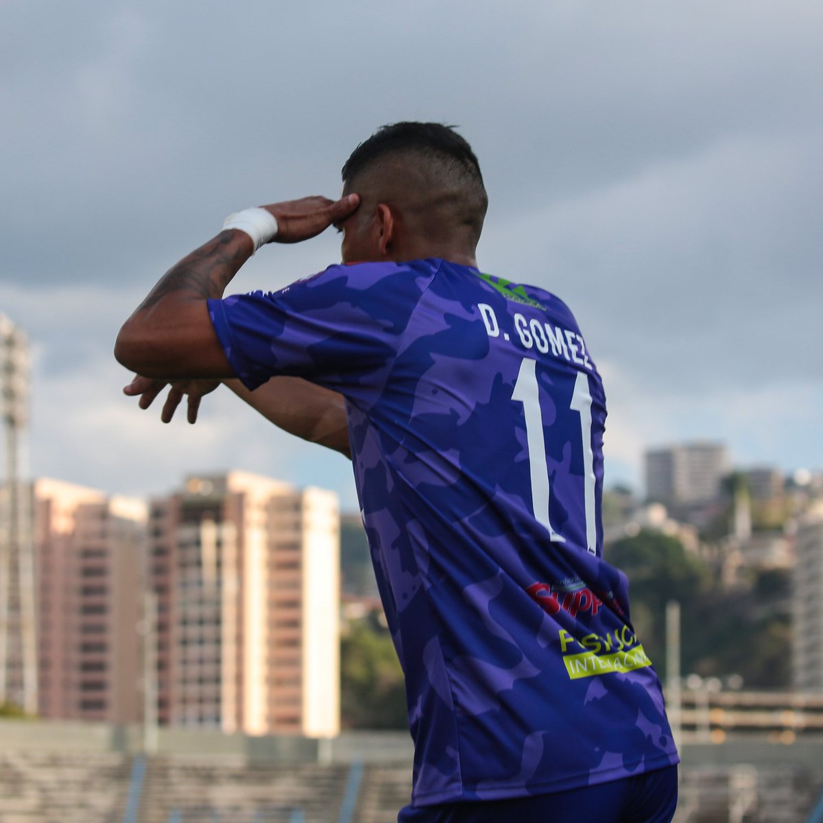Metropolitanos_'s tweet photo. 😎 ¡No hay manera, @DarwinGomez91! 

⚽ ¡El extremo marcó el primer gol violeta en la #Temporada2022! 

#VamosMetro 🟣 | 📸 @GabrielaBruni_ https://t.co/wvvct3FXkB