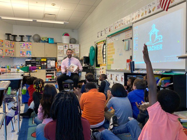 sfree23's tweet photo. Our 2nd graders @SnipesAcademy enjoyed listening to a read aloud by @JaredWorthingt1 today! Thanks for being a “Shining Star” today!! #snipesproud @NewHanoverCoSch @rachelhmanning @KingKinderChaos https://t.co/tzf9Pi0mvT