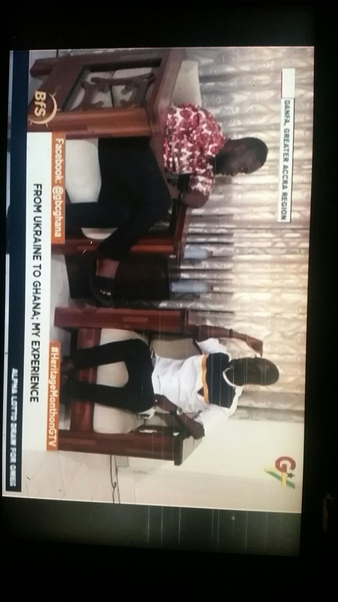 Ahhhh see this guy ooo .small Ukraine u go come way dem dey interview u aa.u cross ur leg eiii.enye Russia fuo nkwasisem aa Anka who go call come tv.wei dierr ahumaso mu Russia bomb paa ooo