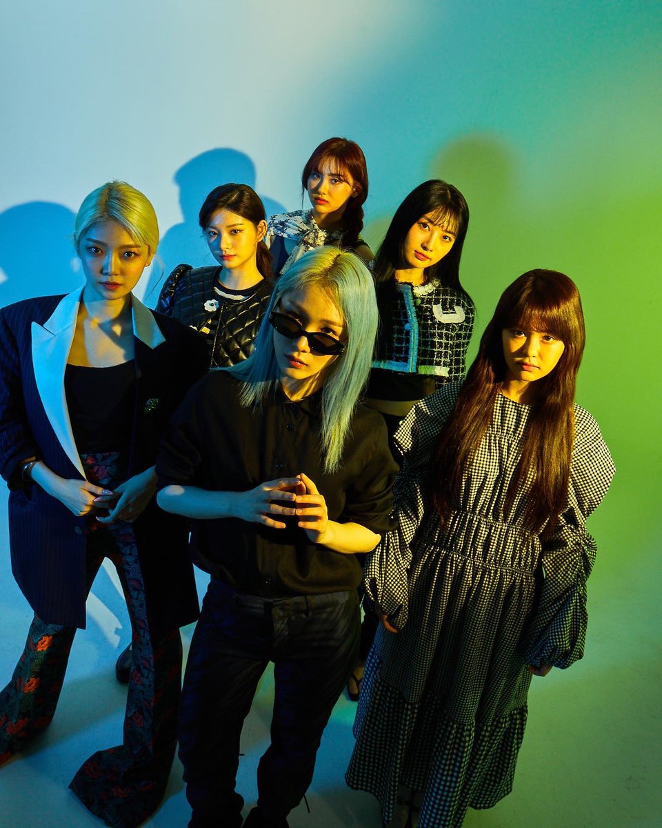 everglowside's tweet photo. 📸 | EVERGLOW está na edição especial de março da revista tmrw Korea!

A revista contém mais de 100 páginas com fotos e entrevistas com E: U, Sihyeon, Mia, Onda, Aisha e Yiren! 

@EVERGLOW_twt #EVERGLOW https://t.co/PWZjgBh7q8