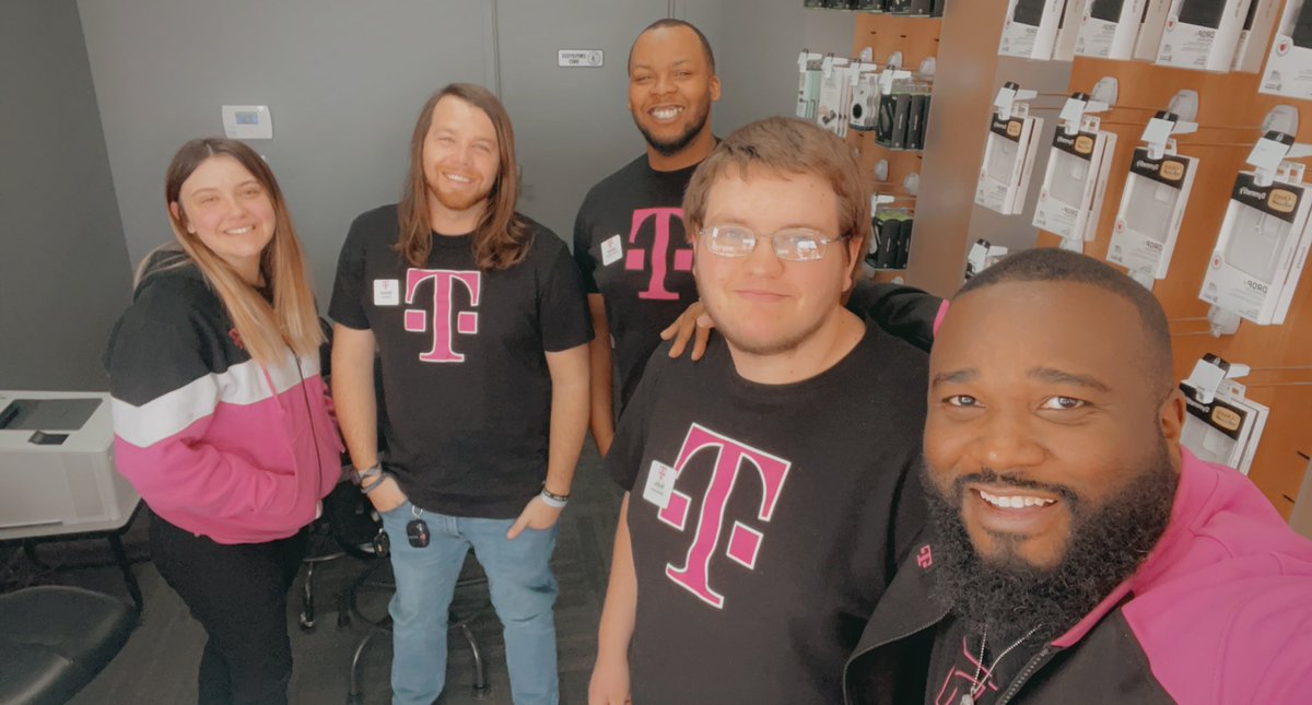 MagentaTravSCM's tweet photo. Always a pleasure to see #TeamPekin AKA My Favorite Store!!! This crew is growing and ready to take over #MarchMadness… Let’s roll squad!!! #ChiBEast #Strive4Greatness https://t.co/OwBkEcgJG3