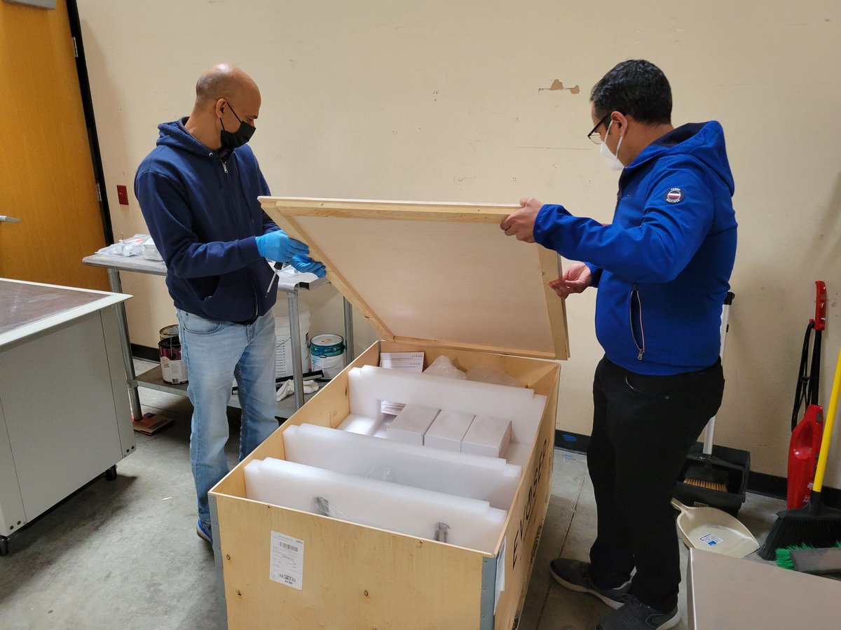 Zefsci's tweet photo. A great week in our training center with our newest partner @EvosepBio giving our team training on their amazing product. #uhplc #orangebox #ZefSci #zefscilearning #alwayslearning https://t.co/OoShJ91mhf