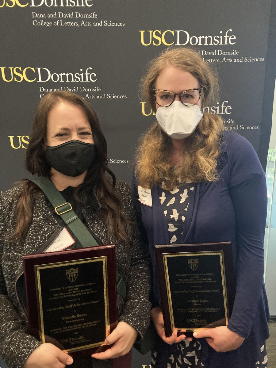 HUSC_ICW's tweet photo. 👏👏👏Congratulations to ICW's @ElizabethALogan and @USCDornsife's @mmmmeesh! They received Outstanding Dornsife Staff Achievement Awards earlier today in recognition of their exceptional work for USC Dornsife and @USC. 

We are all so lucky to work with you! https://t.co/UNrgwTTtLd