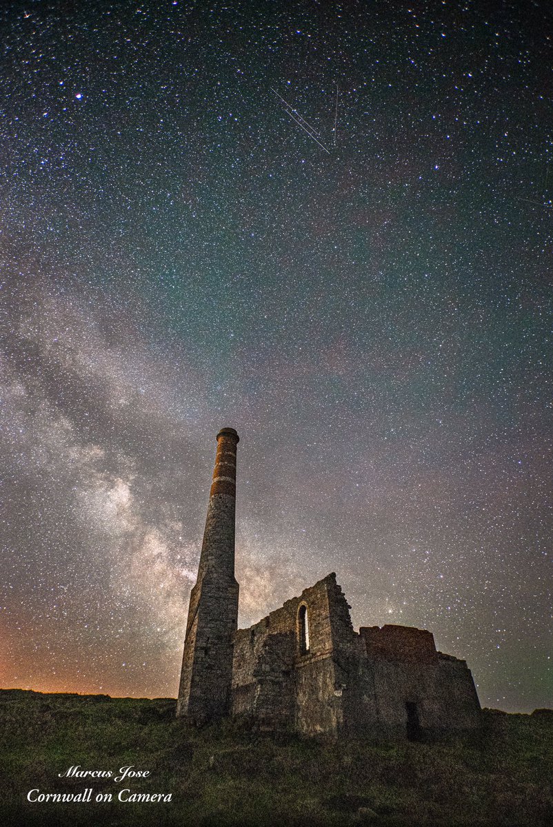 Cornwalloncam's tweet photo. The Milky Way over the abandoned compressor house at Levant Mine in West Cornwall.
#Cornwall #milkyway #photooftheday #Astrophotography https://t.co/7EGggtVIAf