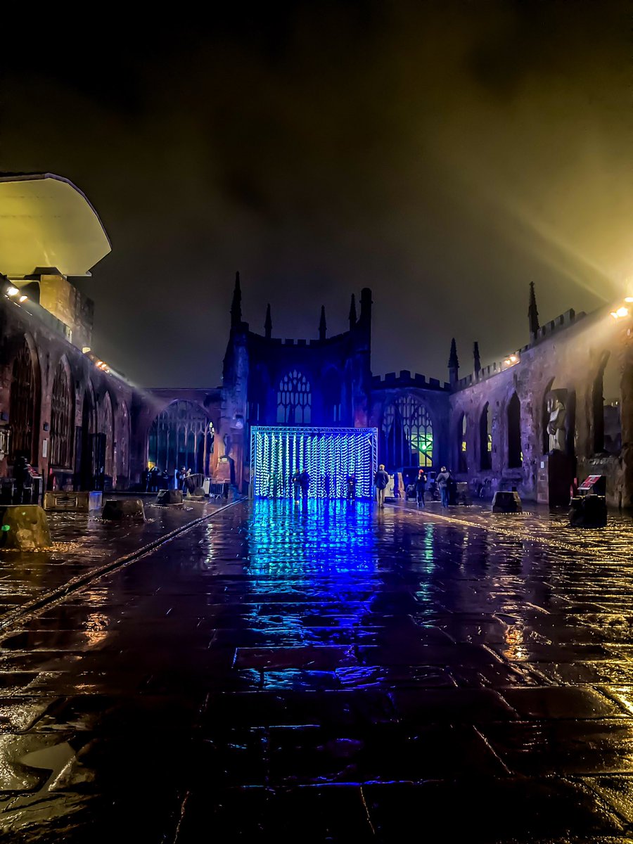 LisGrantB's tweet image. The very poignant “Let There Be Light” installation in the Cathedral ruins this evening #lettherebelight #coventrycathedral #covcath #cityofculture2021