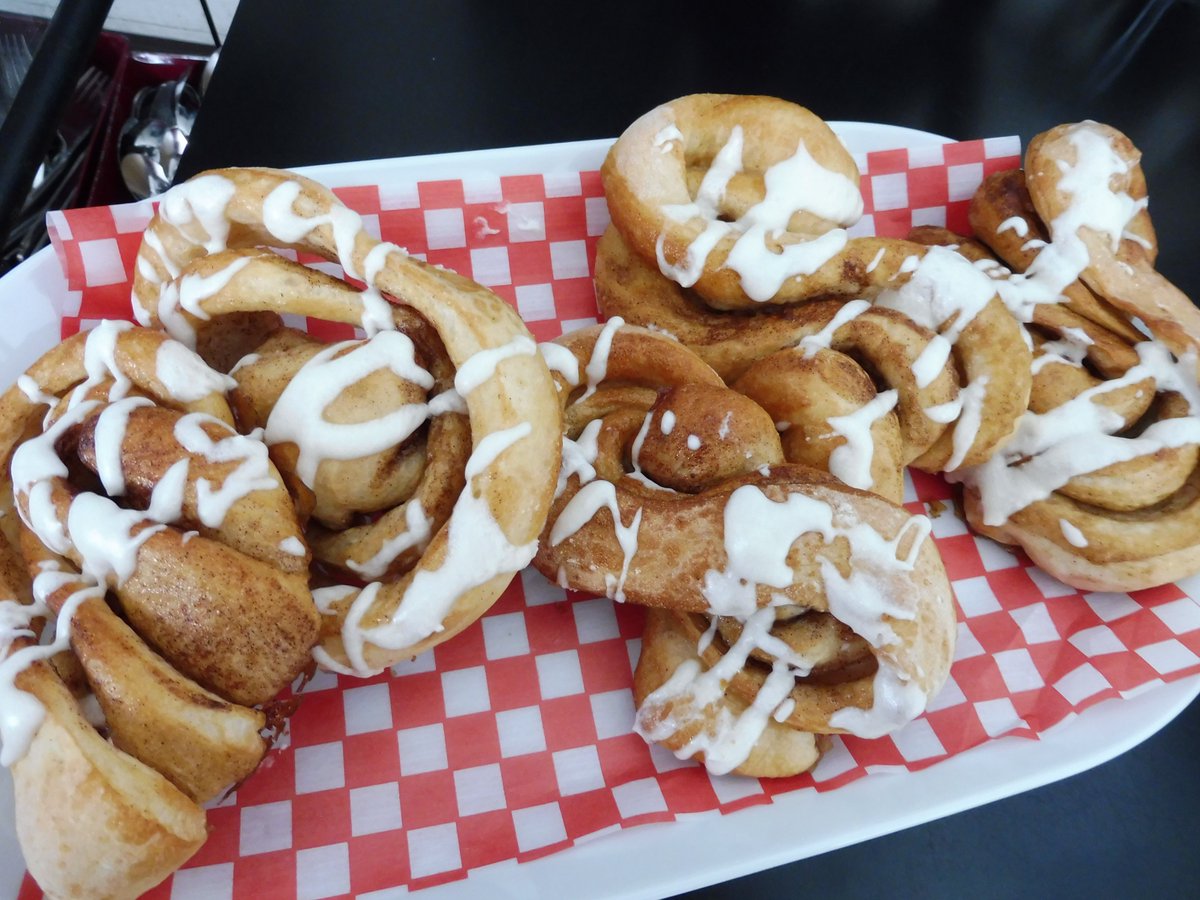 InspireCafe1's tweet photo. #cinnamontwists and #cinnamonbuns just out of the oven! #freshbaking #medhat https://t.co/MJRCMGXvFW
