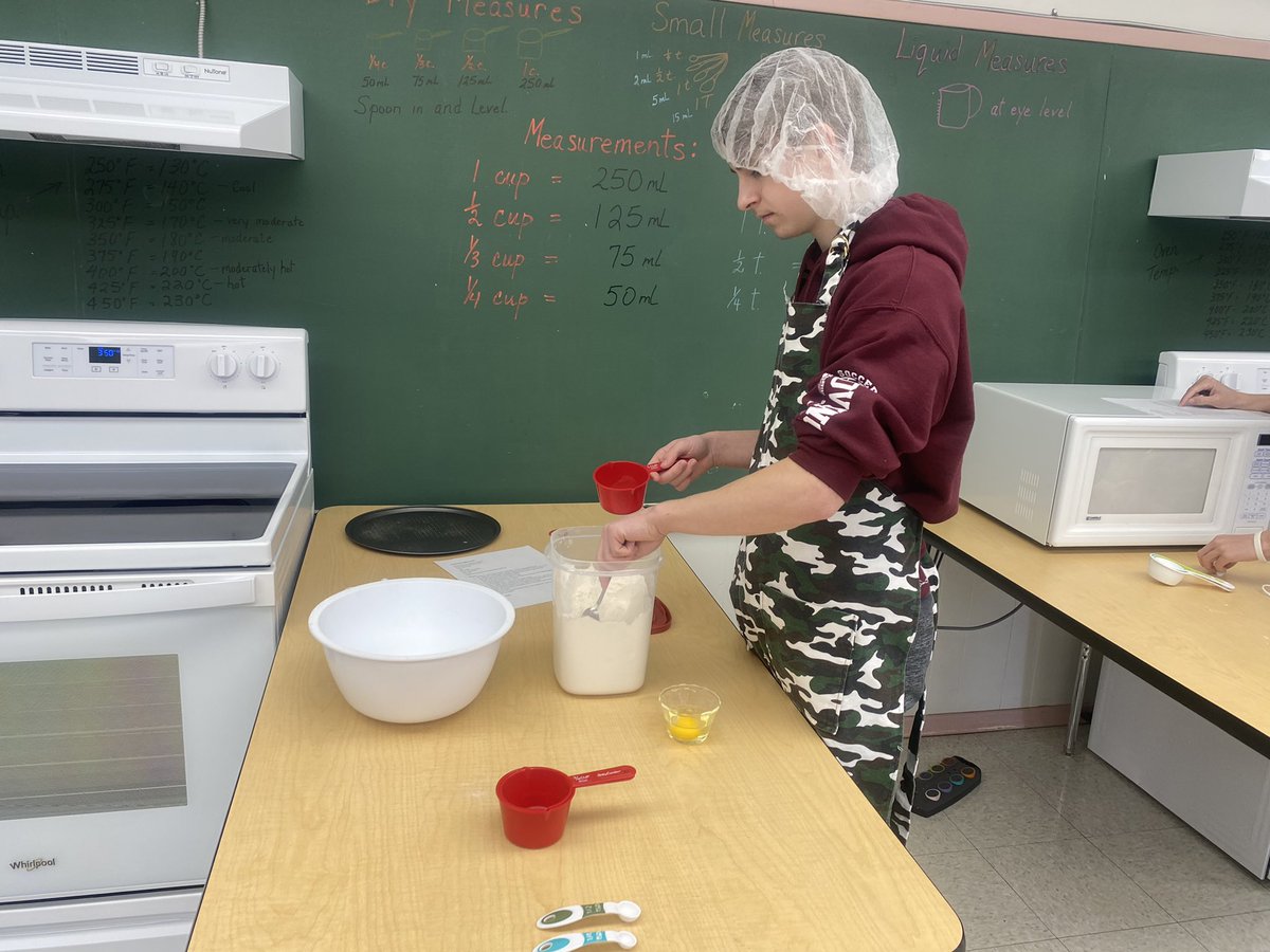 AnnaheimSchool's tweet photo. Today Grade 10s made super chocolate chip pizza and chocolate cake in a mug! https://t.co/U49VVf5gTJ