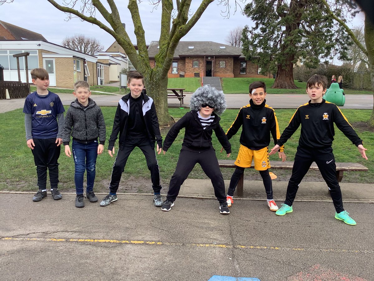 Mrs Ball tweet media