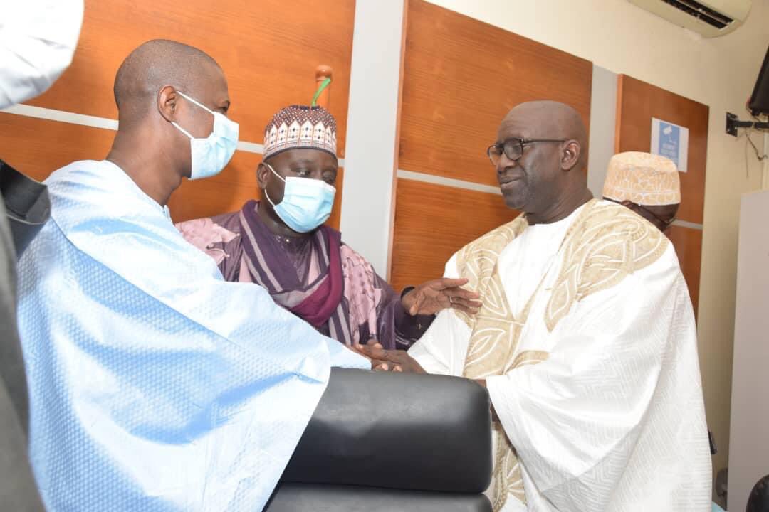 ASFIYAHI's tweet photo. Ce jeudi 03 mars 2022, le Ministre de l'Intérieur, M. Antoine Felix Abdoulaye DIOME, a presidé la réunion nationale consacrée à la Ziarra générale de Tivaouane du 13 mars prochain. C’était en présence de la famille de Seydil Hadj Malick Sy, venue représenter le Khalif General des https://t.co/MXL95xK8Gt