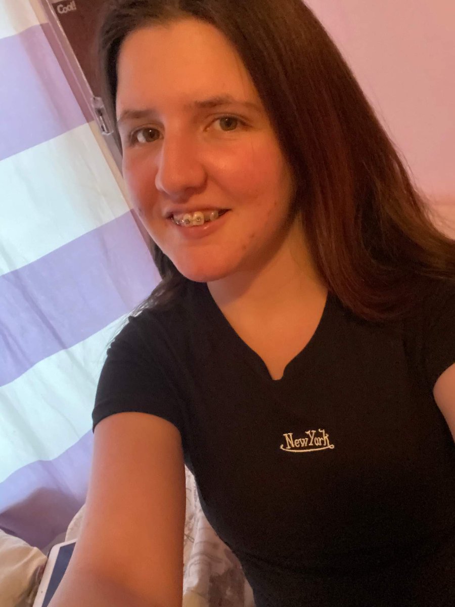 mel_anne98's tweet photo. Hola! Soy Melissa-Anne, vengo de Montreal y soy fan de Yatra desde 2019!❤️
Mis canciones favoritas de él son Devuelveme el corazon, Las Dudas y Por Perro, voy a verlo y conocerlo por primera vez en septiembre!
#IntegracionYatra https://t.co/Z78CVMoQsU
