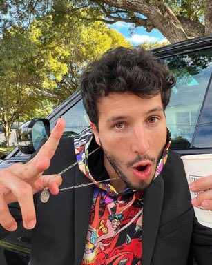 aitanaxeli's tweet photo. Holaaa soy eli y soy de España. Me encanta sebas desde hace tiempo ya, pero últimamente lo estoy siguiendo mucho más. Me gustaría integrarme en el fandom ya que estoy 0 integrada, y bueno si necesitan cualquier cosa me pueden hablar #integracionyatra 💗💗 https://t.co/RlDGiamNoc