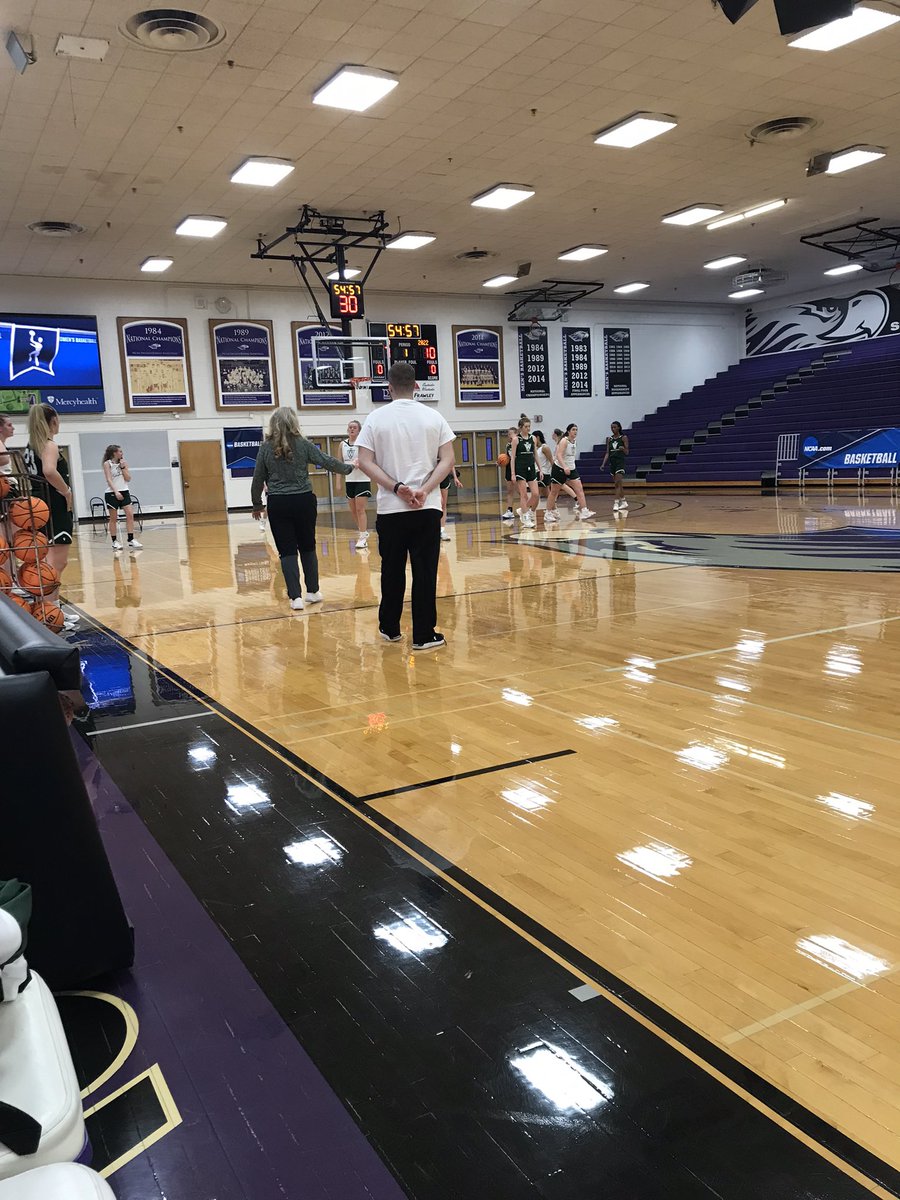 TonyBankston2's tweet photo. @IWUWomensBball getting ready to do a little dancin’! https://t.co/U4byqgInmL