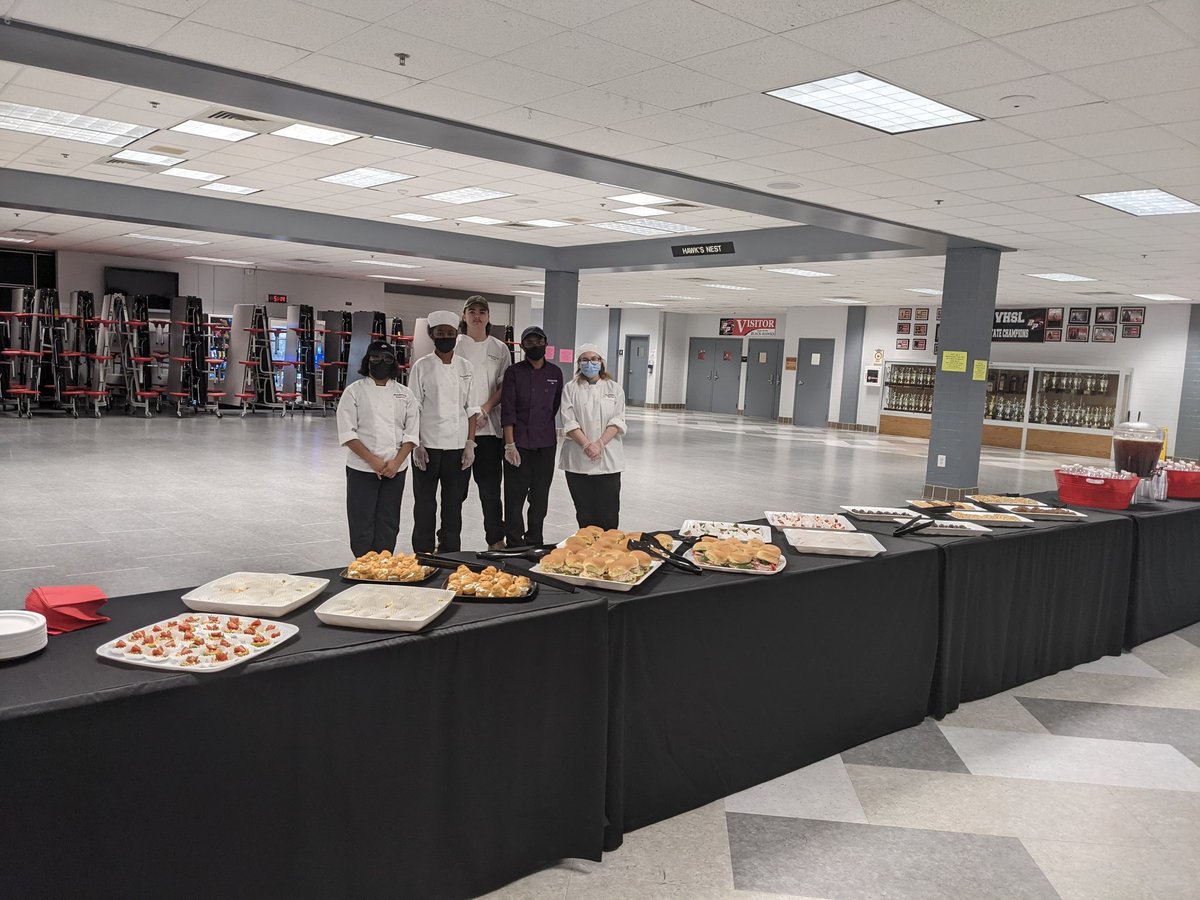 SCPSchools's tweet photo. Ms. Delacore's Culinary Arts 2 and 3 students at @brooke_point prepared light refreshments for the In-Person Unconference today. #AsOne #SCPSForward https://t.co/xCqFXa88Vk