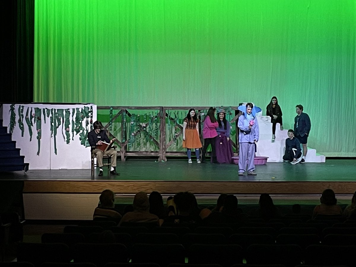 wcsSHSar's tweet photo. Theater 2s adapted Dr Seuss books into plays and performed for our Startin’ Spartans today! @wcsSHS @wcsCOfinearts https://t.co/ZYOmYn5YLQ