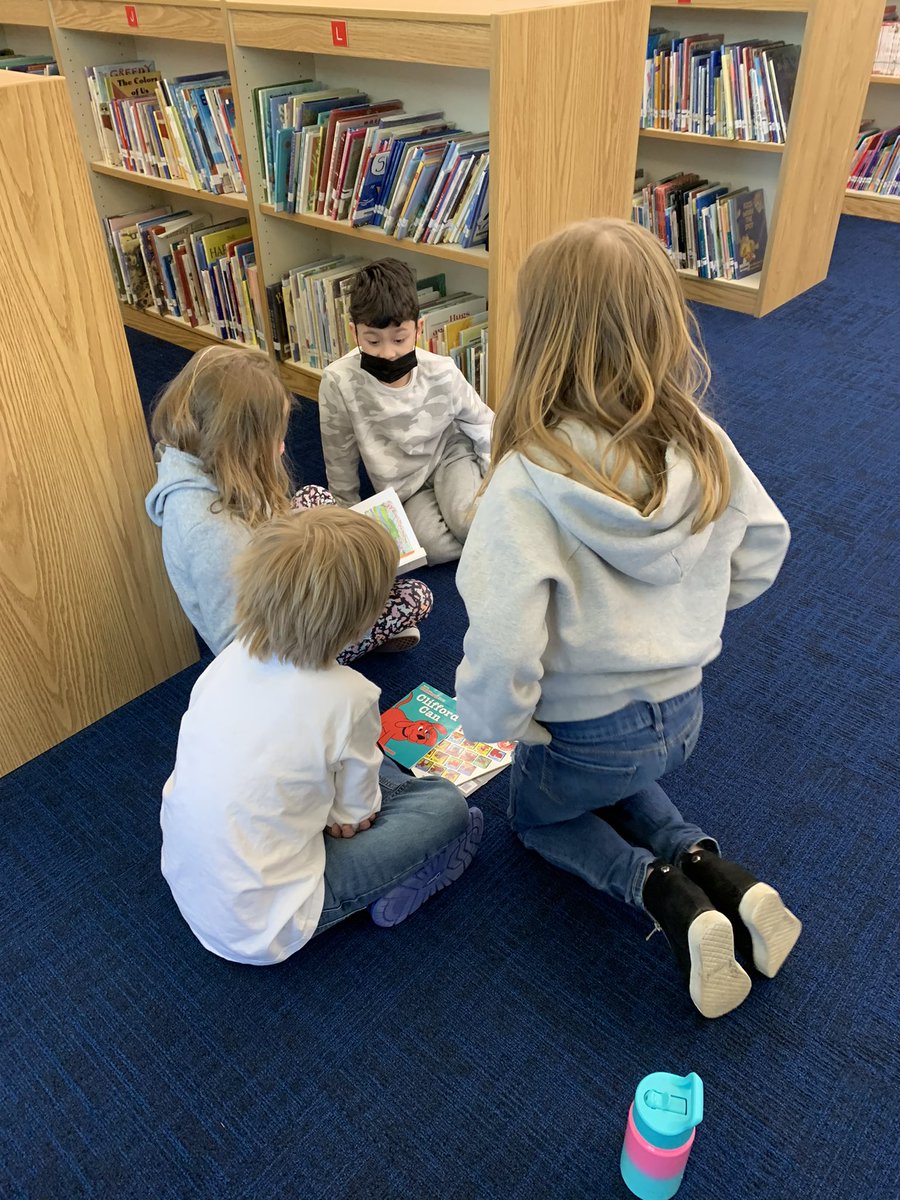 We had so much fun reading with Mrs. Kossove’s 2nd grade class today! It was great to make new friends! 💙💛 <a href="/DanielleKossove/">DanielleKossove NBCT</a> <a href="/OAPrincipal/">Susan DAlessandro</a> <a href="/TiffanyEberle3/">Tiffany Eberle</a>