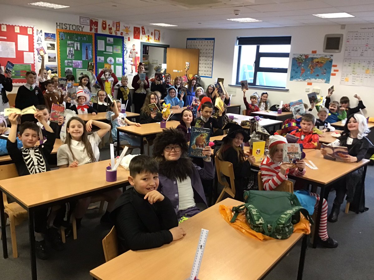 MrsBatemanFS's tweet image. Year 3 and Year 5 enjoyed reading together as part of our World Book Day activities today.  @UnityBlackpool
