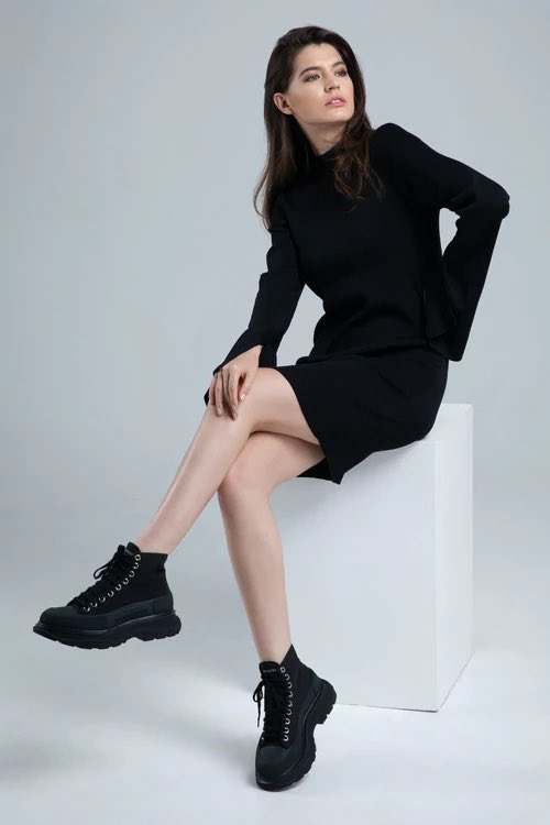 VoyaOfficial's tweet photo. This week’s best selling items. 🖤 

https://t.co/wYNgM3vTXN https://t.co/MoJXojCi86