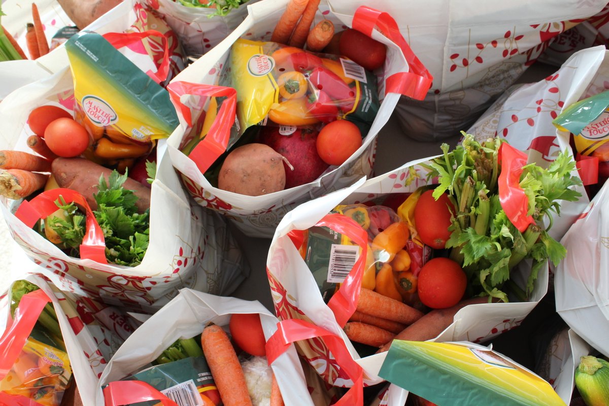feedingie's tweet photo. Huge thanks to  @NBCLA,  @RalphsGrocery, and  @Food4Less   , for spreading awareness on the need for food in our community and donating over 126,000 meals through the help for the Hungry Campaign. Together, #wefeedtheie. #hungerfreeie #nonprofit #H4H #hungerrelief #socal https://t.co/wglYpknDJl