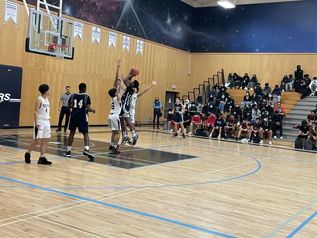 SunnyDeolSD36's tweet photo. Congratulations to the @SullivanHeights JR Boys basketball team for their opening round win at the JR RCMP tournament 61-51 over Pacific Academy in front of a packed home crowd.  #schoolspirit @Surrey_Schools #RCMPclassic @CoachDelaCruz well done! https://t.co/0ZNZCCD2vI