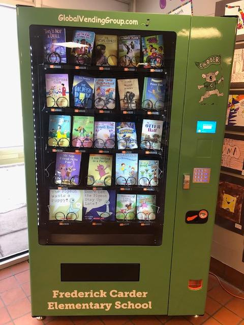 FirstBook's tweet photo. 📚 ATTENTION BOOK LOVERS 📚

Check out this amazing book vending machine that one of our members shared with us! Every time a student reaches their reading goal, they receive a token to get a brand-new book. What books would you add? https://t.co/RKvMiHIE8e