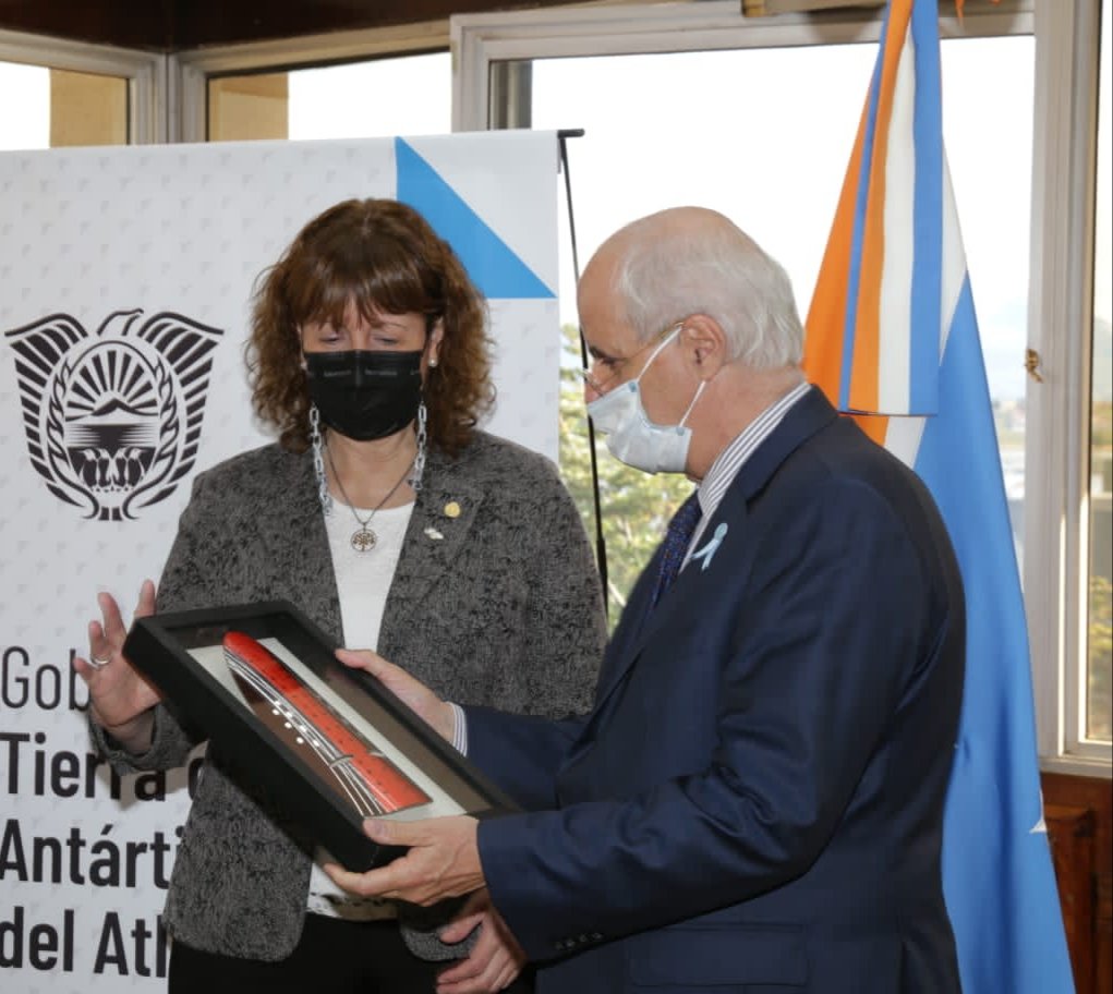 Nos alegramos mucho por la futura construcción de la Base Naval Integrada en nuestra querida Ushuaia. Estos son proyectos que acompañamos y destacamos desde el MPF54. Así se construye una TDF con más empleo y oportunidades de progreso. Gracias ministro Taiana por su visita.