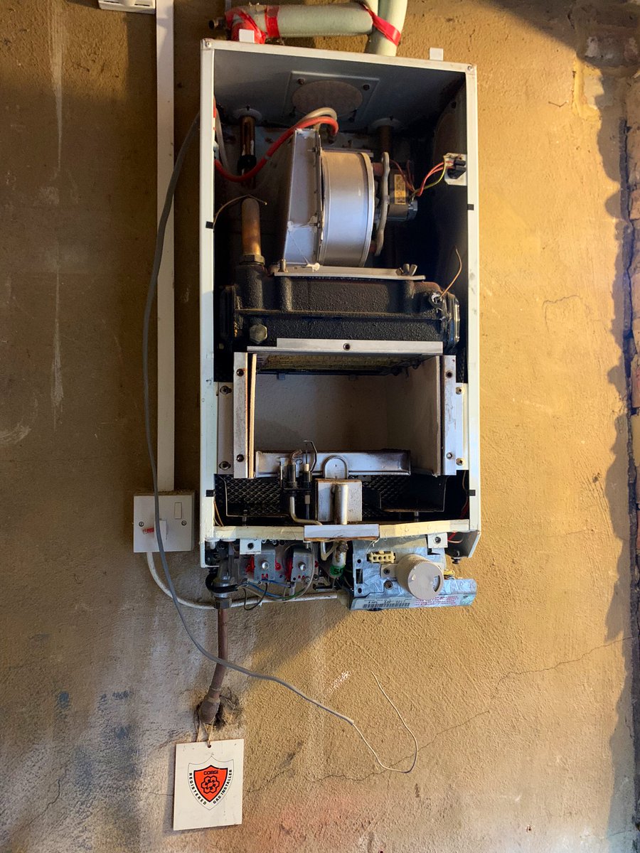 SwannPlumbing's tweet photo. This #potterton #profile was finally shut down today. Did it’s job for 30yrs and has now been replaced with a super high efficiency #atag #economiser with #weathercomp. #whitstable #boilers #plumbing https://t.co/l7F6ld7KNv