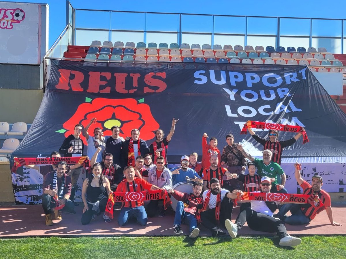Redblacks sempre recolzant als únics equips roiginegres amb els quals ens sentim identificats de la nostra ciutat!!
@cfreddis @CFReusFem @ffutbolbasereus @SempreReus1909 @ReusDeportiu
#SupportYourLocalTeam 
💪🔴⚫⚽️🏑🥅