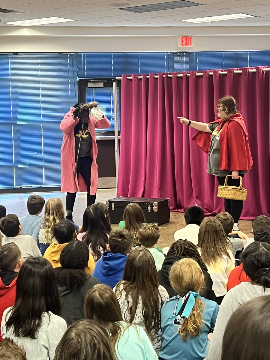 WESWildcatMC's tweet photo. RepTour came to visit WES! It is so much fun to see our student writing come to life! #getccsdreading https://t.co/qQkg8uYsj2