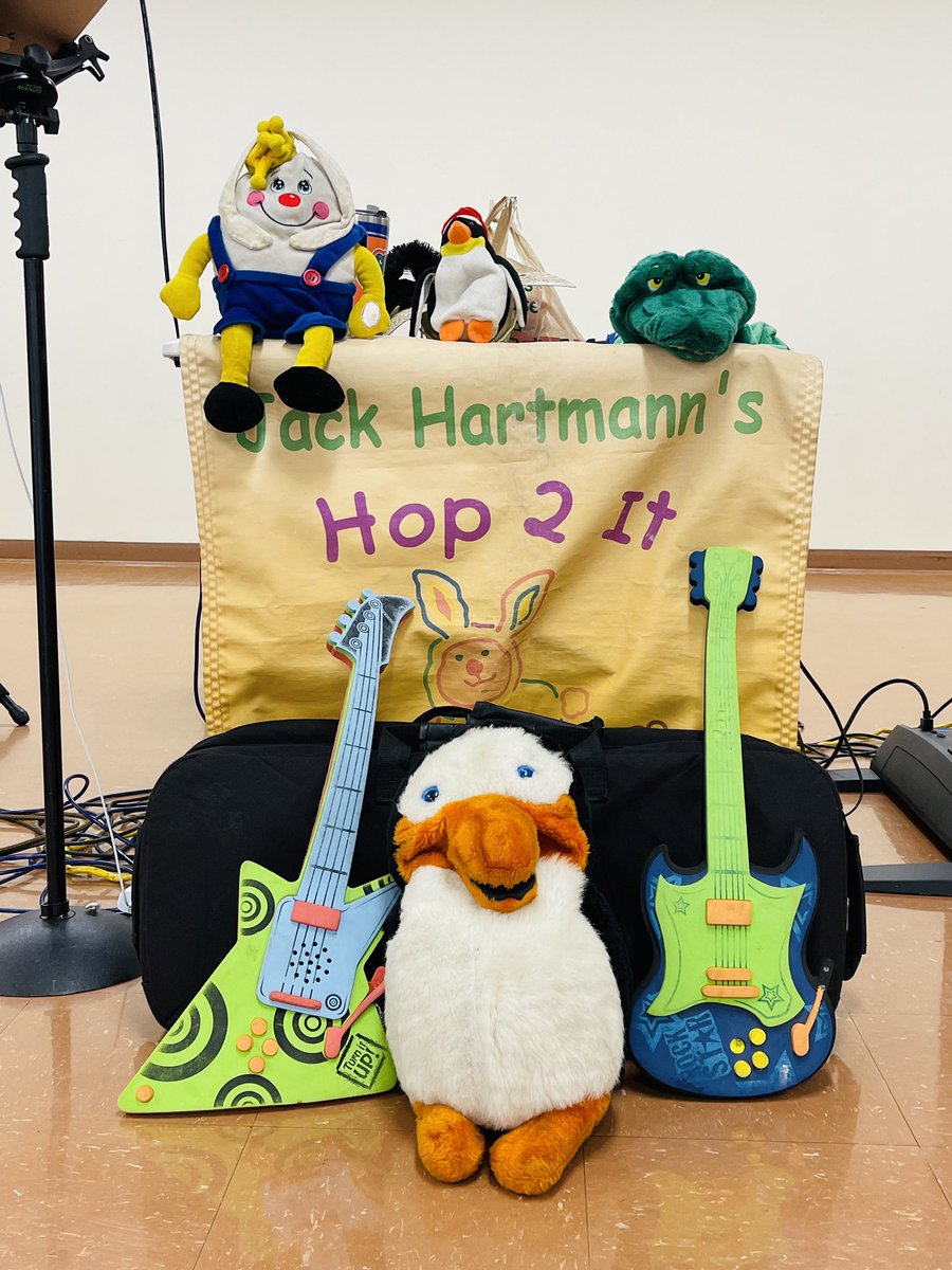 TurnerBartelsK8's tweet photo. Thank you @Jack_Hartmann for visiting TBK8 today and celebrating music &amp; movement with our Kinder Kids and our Fabulous Firsties! https://t.co/X4O2mWgraY
