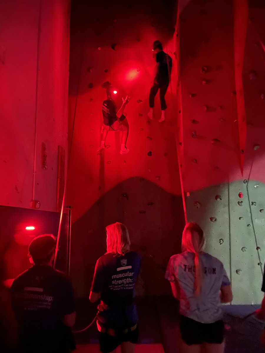 VHHSOutdoorEd's tweet photo. A lot of fun climbing this week and new experiences for these kids. Many were definitely pushed to their personal edge! #d128Daring #cougarpride #BeUncomfortable https://t.co/rDk3EUuXyS