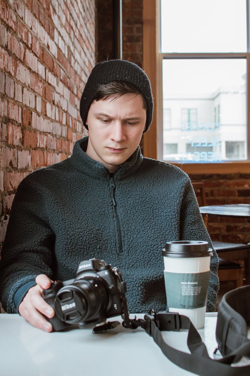 Leticia182097's tweet image. Cute coffee &amp;amp; photography date with my husband. 🤎 Also a much needed break from homework, finals! Plus some caffeine to fuel those 2am study nights. 😴

☕💻📚

#libertyuniversityonline #graphicdesignstudent 
#nikon 
#photographer