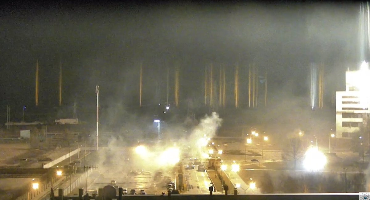 JimmySecUK's tweet photo. There's a major firefight between Russian and Ukrainian forces outside Zaporizhya nuclear power plant right now. 

Obviously there's the potential for things to go very wrong here pretty rapidly. https://t.co/i4UJbRdITe